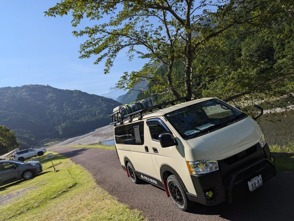 キャンプinn海山に到着した相棒