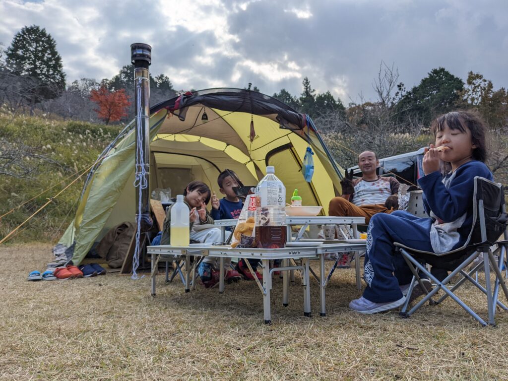 テント内の結露がすごいので乾かし中