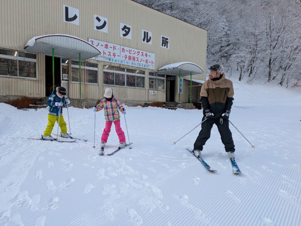 板とブーツをレンタルしていざゲレンデへ!