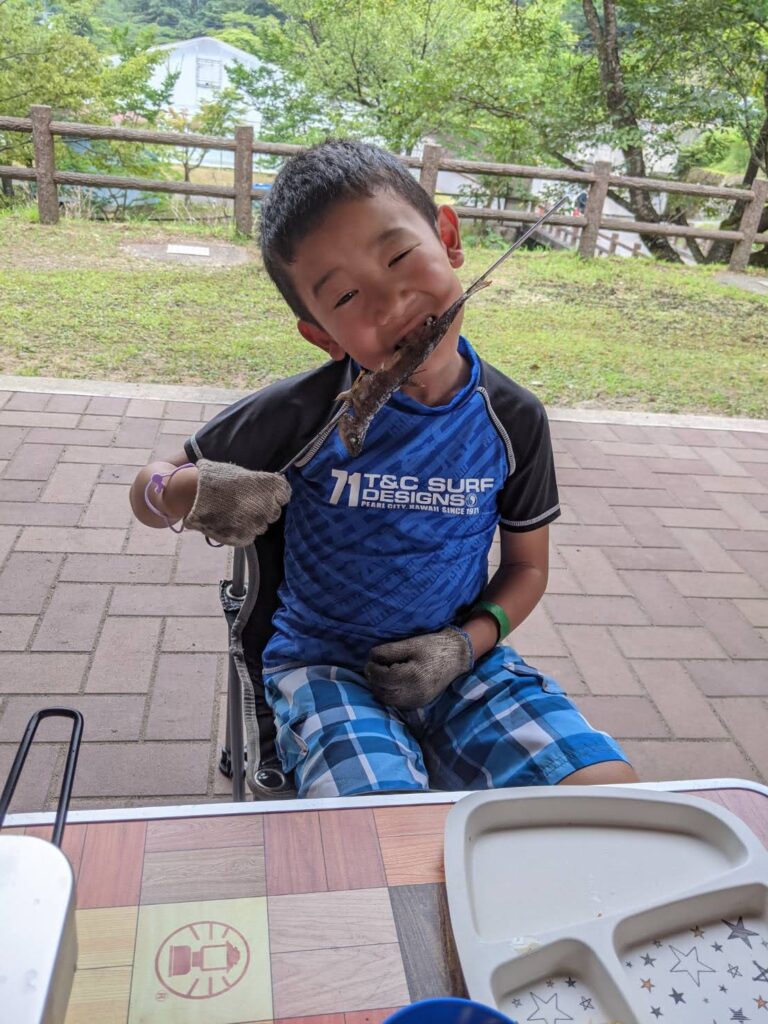 掴んだあまごを自分で焼いて食べたら美味しいよね