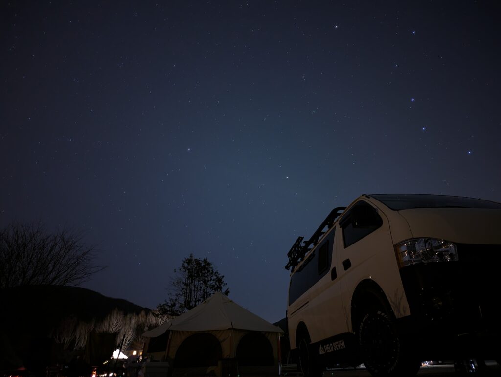 星空とテントと相棒