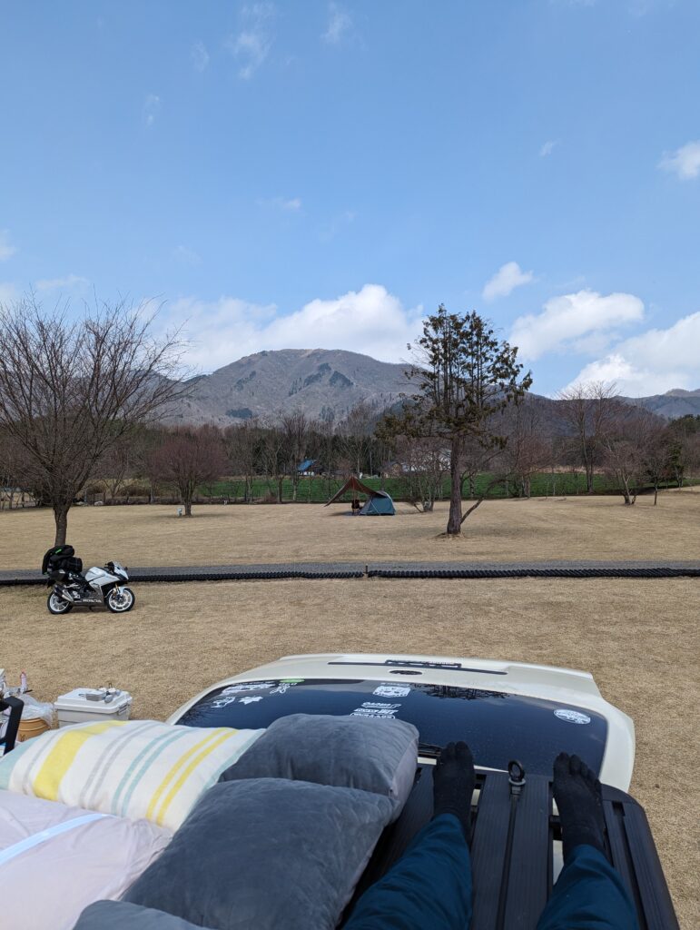 ルーフラックから見た蒜山三座